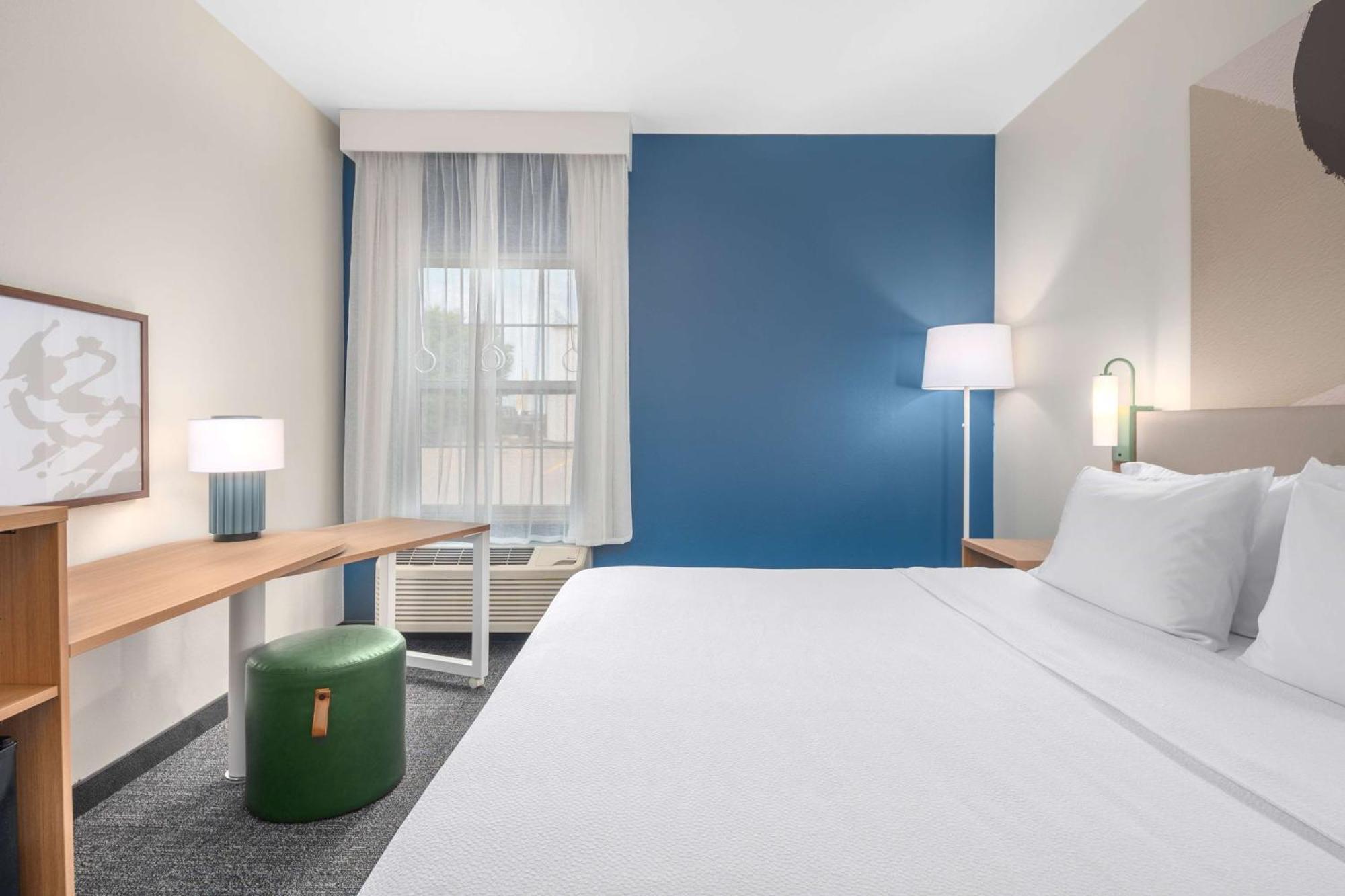 Spark By Hilton Minot Exterior foto